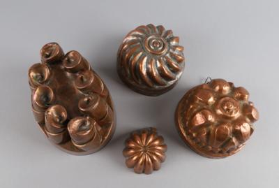 Vier Back oder Aspikformen, - Antiquitäten