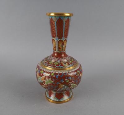 Cloisonné Vase, China, 20. Jh., - Works of Art