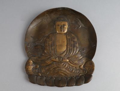 Schale mit Buddha im Relief, Japan, 1. Hälfte 20. Jh., - Antiquitäten