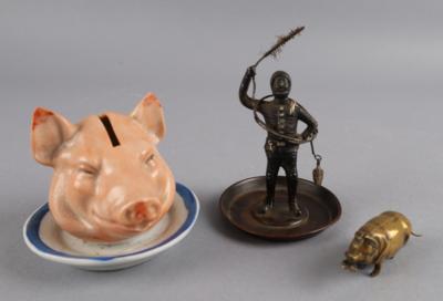 3 Silvester Glücksbringer: Rauchfangkehrer, Schwein mit Maßband und Schweinspardose, - Antiquitäten