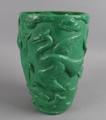 Vase aus der Serie Ingrid mit Fisch- und Kranichdekor, - Antiquitäten