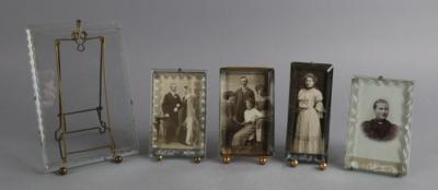 Fünf Fotostehrahmen mit Messingmontierungen, um 1900 - Antiquitäten