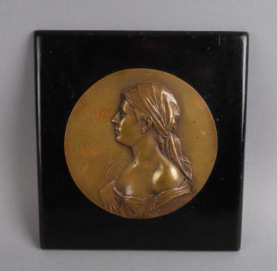 Bronzetondo einer weiblichen Figur im Profil, bezeichnet Scharf, um 1900/15 - Antiquariato
