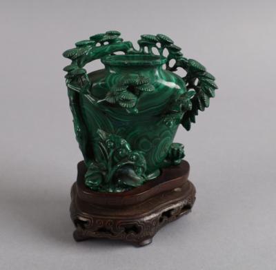 Kleine Vase aus Malachit, China, 20./21. Jh., - Antiquitäten