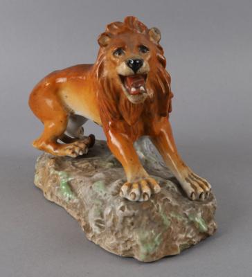 Löwe auf Wiesensockel, 19. Jh., - Antiquitäten