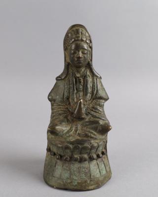 Bronzefigur des Guanyin, 20. Jh., - Antiquariato