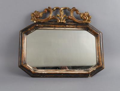 Polygonaler Spiegel mit barockisierendem Aufsatz, - Antiquariato