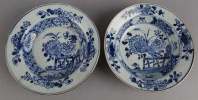2 blau-weiße Schalen, China, 19. Jh., - Antiquitäten