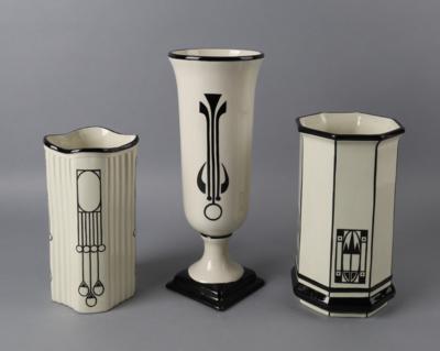 Drei Vasen mit Dekor im Secessionsstil, Atelier Villa Balzarek, Linz - Starožitnosti