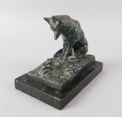 Fuchs vor einem Frosch sitzend, - Works of Art