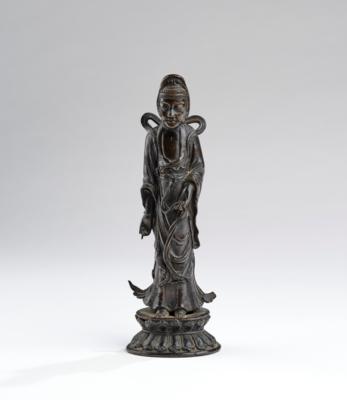 Bronzefigur eines Bodhisattva, Japan, 19. Jh., - Antiquitäten
