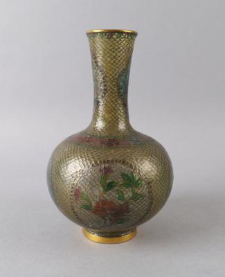 Plique à jour Vase, - Antiquitäten