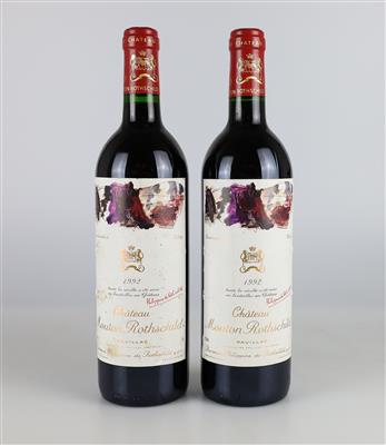 1992 Château Mouton Rothschild, Bordeaux, 91 CellarTracker-Punkte, 2 Flaschen - Die große Oster-Weinauktion powered by Falstaff