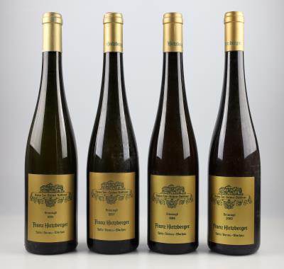 1994, 1997, 1999, 2000 Grüner Veltliner Rotes Tor Smaragd, Weingut Franz Hirtzberger, Wachau, 4 Flaschen - Wines and Spirits powered by Falstaff