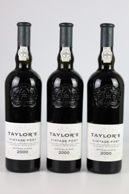 2000 Taylor’s Vintage Port DOC, Taylor’s, Douro, 98 Parker-Punkte, 3 Flaschen - Wines and Spirits powered by Falstaff