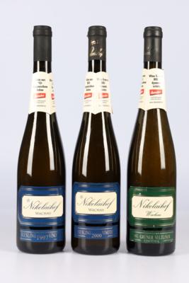 1993 Grüner Veltliner Vinothek und 1997, 2000 Riesling Vinothek, Weingut Nikolaihof, Niederösterreich, 3 Flaschen - Wines and Spirits powered by Falstaff