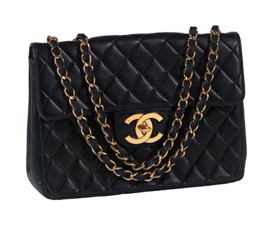 CHANEL Jumbo Flap Bag - Vintage fashion and accessories