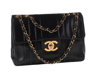 CHANEL Vertical Stitch Jumbo Flap Bag - Vintage Mode und Accessoires