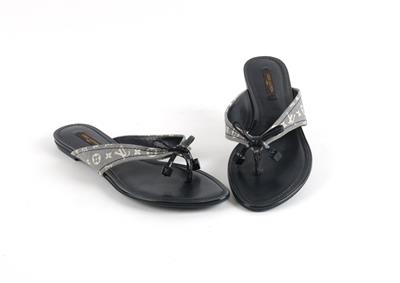 Paar LOUIS VUITTON Flip Flops - Vintage, Mode und Accessoires 2019/05/13 -  Realized price: EUR 180 - Dorotheum