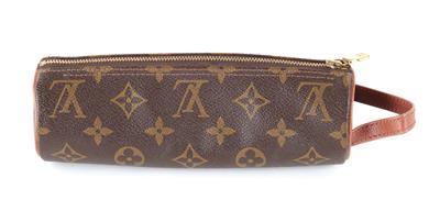 Sold at Auction: LOUIS VUITTON VINTAGE Reise-, Kosmetiktasche