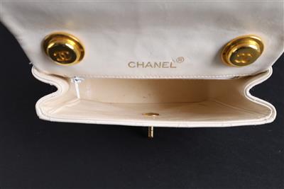 CHANEL Micro Mini Flap Bag, - Handtaschen & Accessoires 2023/06/12 -  Realized price: EUR 1,400 - Dorotheum
