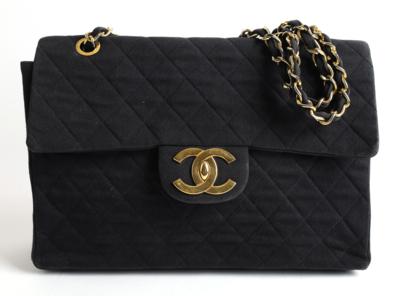 CHANEL Maxi Classic Single Flap Bag, - Kabelky a doplňky