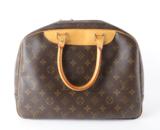 LOUIS VUITTON Duomo Hobo, - Handtaschen & Accessoires 2022/12/15 - Realized  price: EUR 1,100 - Dorotheum