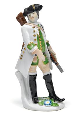 Huntsman with gun in his left hand and fox bag, - Glass and porcelain