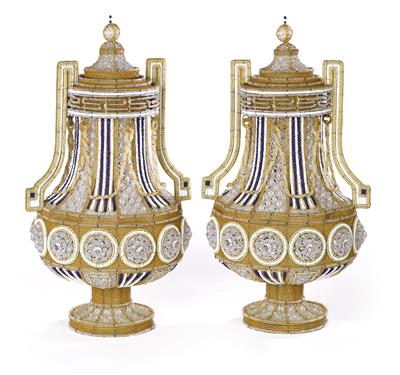 Coppia di vasi con coperchio e illuminazione interna, - Vetri e porcellane