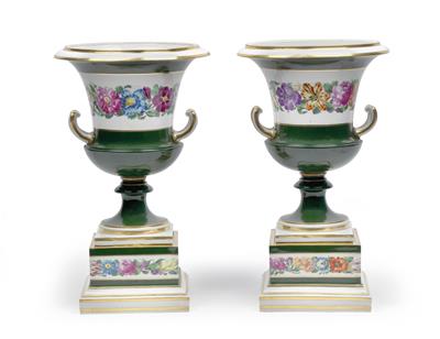A pair of kraters with stands, - Sklo, Porcelán