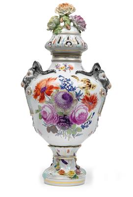 Potpourri-Vase mit Deckel, - Glas und Porzellan