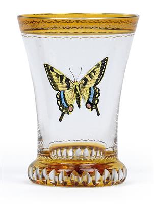 Ranftbecher mit Schmetterling, - Glas und Porzellan