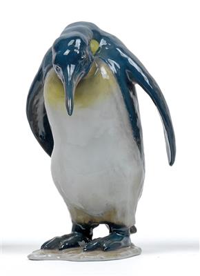 A figure of a penguin, - Glass and porcelain