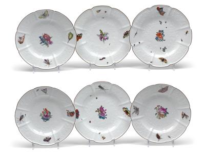 A plate decorated with insects and butterflies, - Glass and porcelain