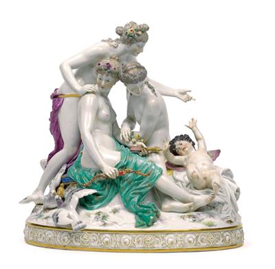 Cupid fighting the 3 Graces, - Glass and porcelain