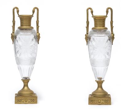 Paar Vasen mit "bronze doré" Montierungen, - Glas und Porzellan