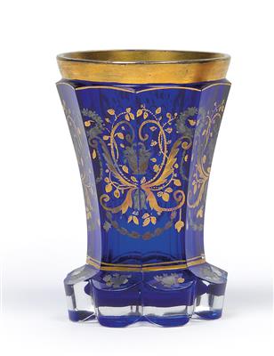 A socle cup, - Vetri e porcellane