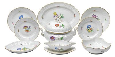 A dinner service, - Glass and porcelain