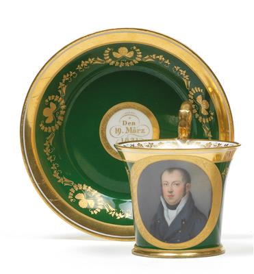 A cup decorated with the portrait of a gentleman and a saucer dated "Den 19. März 1821", - Sklo, Porcelán
