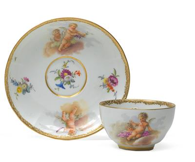 A cup and saucer with ‘cloud children’, - Vetri e porcellane