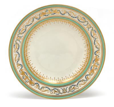 A plate painted with delicate "Leithnergold" designs, - Sklo, Porcelán