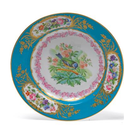 A French plate painted with flowers and birds, - Sklo, Porcelán