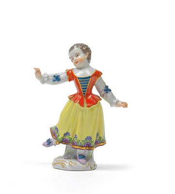 A figure of a dancer, - Sklo, Porcelán