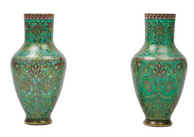 Paar Vasen, - Glas und Porzellan