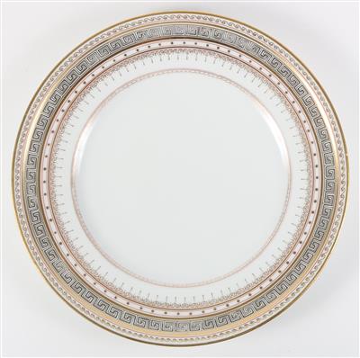12 dinner plates, - Vetri e porcellane