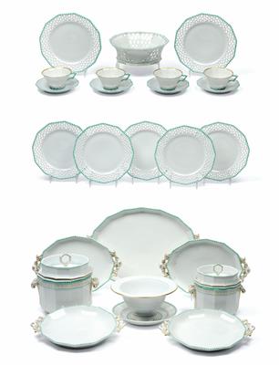 A dessert service, - Glass and porcelain