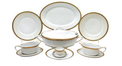 A dinner service, - Glass and porcelain