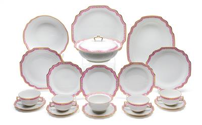 A dinner service, - Sklo, Porcelán