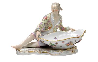 An epergne with reclining cavalier holding a bowl, - Glass and porcelain