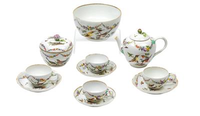 A tea service decorated with painted birds, - Glass and porcelain